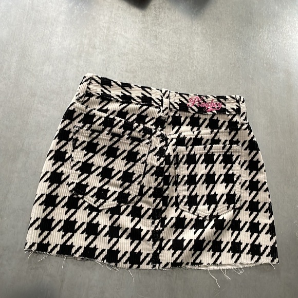 Playboy By PacSun Houndstooth Slit High Waisted Mini Skirt - Size 22 - Picture 16 of 16